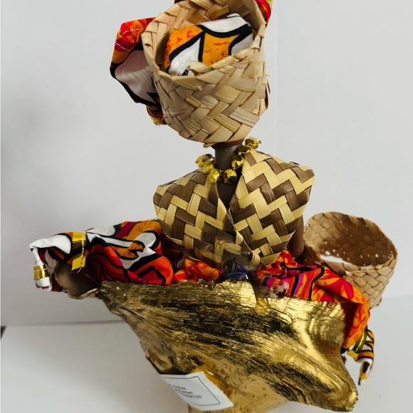 African Queen Conch Shell Decor - Picture 4 of 7